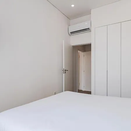 Апартаменты Center 1-bedroom By Lovelystay
